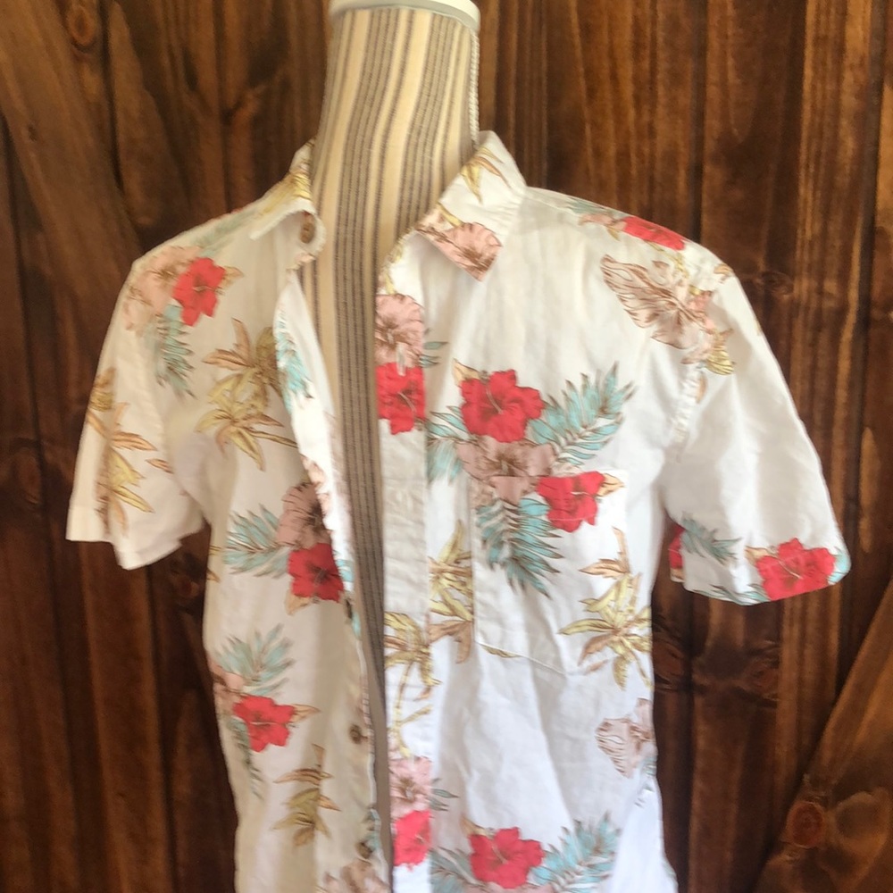 Floral button up - Picture 2 of 3